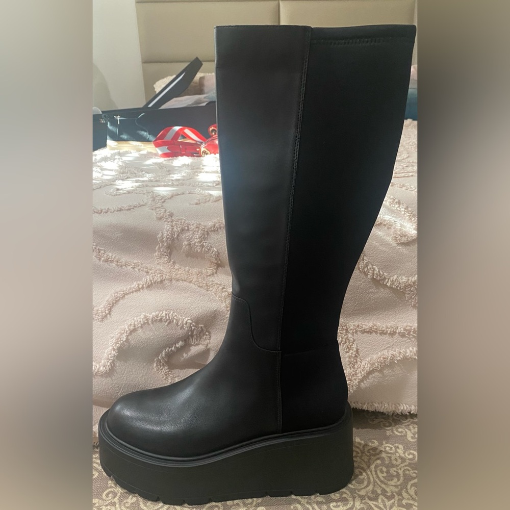J SlidesBoots
